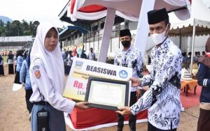 Bupati H Khairunas Laksanakan Upacara Hari Guru Nasional