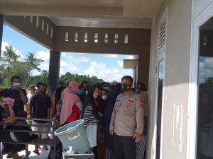 Polsek Panimbang Monitoring Giat Vaksin di Desa Bojen Wetan