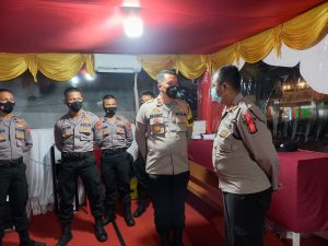 Pengamanan Malam Natal, Wakapolres Cek Pos Pam dan Pos Pelayanan Lilin Maung 2021