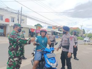 Sinergitas TNI Polri, Himbau Masyarakat Disiplin Prokes