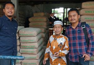 Kapolres Pandeglang Berikan Bantuan Semen Untuk Pembangunan Masjid