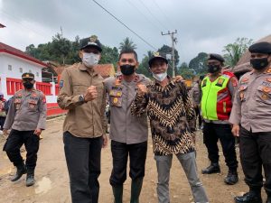 Salurkan Puluhan Paket Sembako, Kepala Desa Lebak Sangka Apresiasi Wakapolda Banten