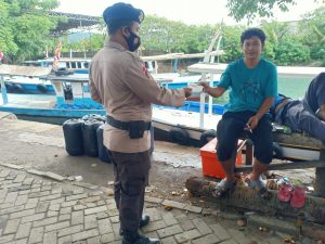 Ditpolairud Polda Banten Lakukan Patroli dan Bagikan Masker