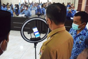 Bupati Dan Wakil Bupati Kabupaten Solok Selatan Lonching Aplikasi Absensi Berbasis  Online