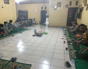 Kapolsek Cimanggu Hadiri Pengajian Rutin Bulanan di Desa Waringinkurung