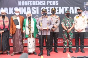 Wagub Andika Dampingi Kapolri Tinjau Vaksinasi di Pandeglang