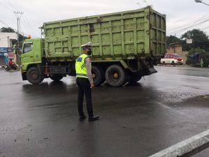 Ciptakan Kamseltibcar Lantas Kondusif Saat Hujan, Ditlantas Polda Banten Gatur Pagi