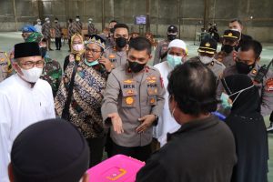 Ciptakan Herd Immunity, Wakapolda Banten Tinjau Vaksinasi Serentak di Ponpes Riyadhusholihiin Pandeglang