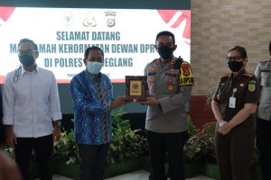 Datangi Polres Pandeglang, MKD Sosialisasi Pelat Kendaraan Khusus DPR