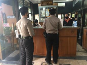 Pastikan Penerapan Prokes, Ditpamobvit Polda Banten Lakukan Patroli ke Hotel di Anyer