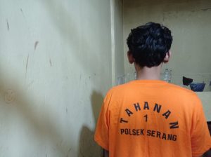 Modus Kurir Paket, Pelaku Pencurian Handphone Dikosan Diamankan Polsek Serang