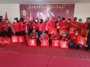 PDI Perjuangan Kalbar Salurkan Beras Puan Maharani ke Warga Ketapang