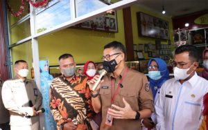 Menteri Pariwisata Resmikan Rumah Produksi Kreative ID Cake di Bukittinggi