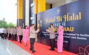 Gelar Halal Bihalal, Kapolda Riau Irjen Iqbal Kembali Ingatkan “Together We Are Strong”