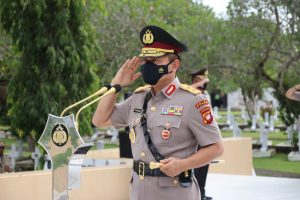 Hari Bhayangkara Ke 76, Kapolda Kalbar Pimpin Upacara Ziarah dan Tabur Bunga di TMP Dharma Patria Jaya