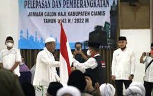 Kloter Pertama Jemaah Haji Asal Kabupaten Ciamis Dilepas dan Diberangkatkan Bupati