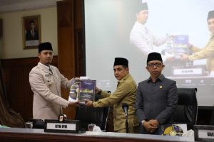 Sidang Paripurna DPRD, Wako Sampaikan Pertanggungjawaban APBD 2021 