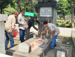 Pengurus PWI Jaya Ziarah ke Makam Mohamad Hoesni Thamrin