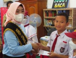 Inggit Soraya Bunda Literasi Tutup Roadshow Dengan Mengunjungi SD N 07 Medono