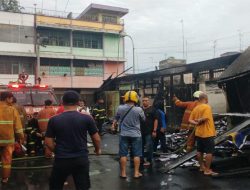 Diduga Korsleting Listrik, 14 Rumah Hangus Terbakar