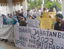 Aliansi Tunas Muda Gemkara Demo Bupati Batubara