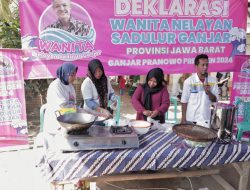 Wanita Nelayan Ganjar Gelar Pelatihan Produksi Keripik Kelapa untuk Ibu-Ibu di Tasikmalaya