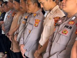 Polres Way Kanan Gelar Sholat Gaib Untuk Ayahanda Dari AKBP Pratomo Widodo