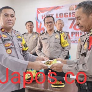 Wakapolres Siantar Berikan Nasi Tumpeng Kepada Personil Iptu Liber Giat Napitupulu