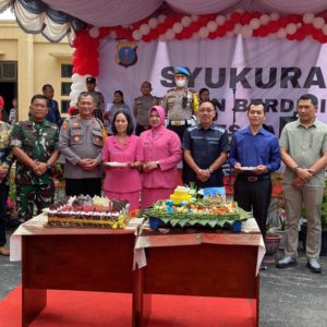 Hut Ke- 1 Tahun, Kapolres Labusel Berikan Penghargaan Kepada Personil Berprestasi