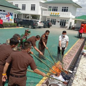 Polres Labuhan Batu Selatan Musnahkan Barang Bukti dari 59 Perkara yang Sudah Incracth