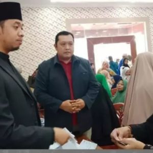 Walikota Serahkan BLT Pada Warga Dipenghujung Tahun