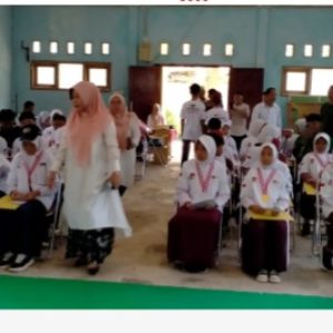 Puluhan Siswa SD, SMP Berprestasi Terima Penghargaan dan Uang Pembinaan Dari Disdikbud Mukomuko 