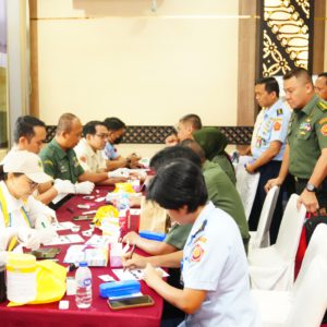 Implementasikan TNI PRIMA, Puskes TNI Kolaborasi dengan Lion Club Gelar Bakti Kesehatan