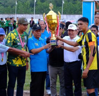 Wagub Sani Tutup Turnamen Sepak Bola Gubernur Cup Tahun 2024