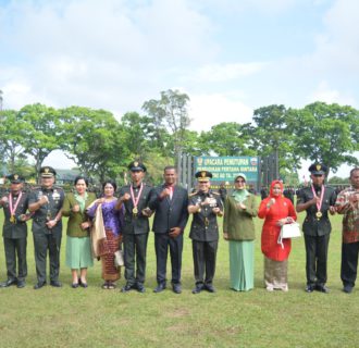 Danrindam I/BB dampingi Pangdam I/BB Pelantikan Bintara PK TNI-AD 