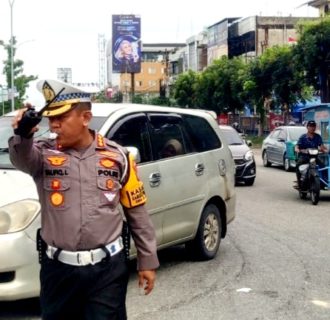 Arus Lalu Lintas Pekanbaru Pada Hari Pertama Tahun Baru Meningkat Drastis, DirLantas Polda Riau Turun Langsung Berjibaku