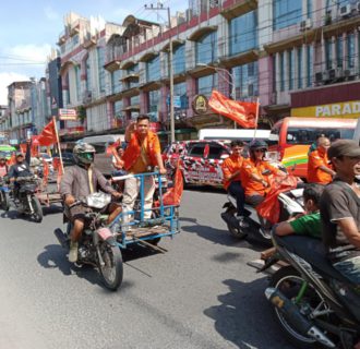 Partai Buruh Kota Pematangsiantar Menggelar Konvoi Keliling Kota