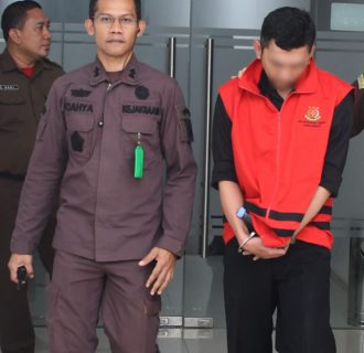 Kejati Jabar Menahan Empat Orang Tersangka Perkara PT BPR INntan Jabar Garut 