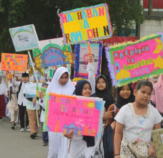 Ratusan Murid SDN CBS 07 Pagi Pawai Sambut Ramadhan dan Peringati Isra Mi’raj