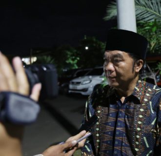 Pj Gubernur Banten Al Muktabar Sambut Kedatangan Wapres KH Ma’ruf Amin di Ponpes An-Nawawi Tanara