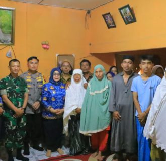 Dandim 0209/LB Bersama Plt Bupati dan Kapolres Sambangi Rumah Duka Alm M Harahap