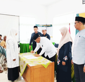 Penyerahan Beasiswa SKSS dan Penandatanganan MoU Dilakukan oleh Baznas Kabupaten Dharmasraya