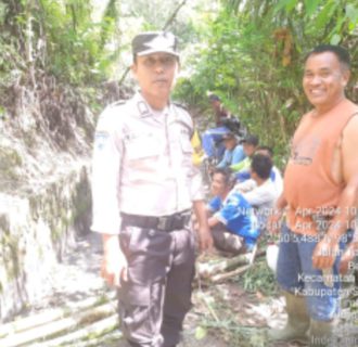 Sinergi Polsek Sidamanik dan Masyarakat dalam Penanganan Longsor Saluran Irigasi