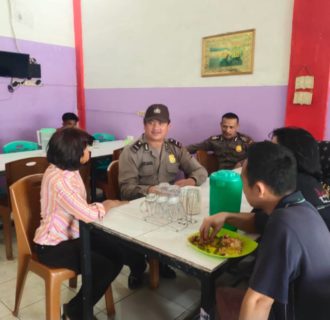 Polsek Raya Tingkatkan Kesadaran tentang Bahaya Narkoba dengan Patroli Dialogis di Kampung Bebas Narkoba