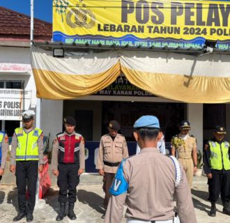 Anggota Kodim 0427/Way Kanan Bersinergi Berikan Pengamanan dan Pelayanan di Pos Arus Mudik 2024