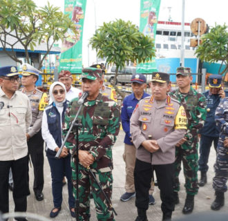 Panglima TNI Cek Kesiapan Mudik 2024 di Pelabuhan Gilimanuk, Bali