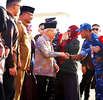 Komandan Lanud H AS Hanandjoeddin Sambut Kedatangan Wakil Presiden di Bangka Belitung