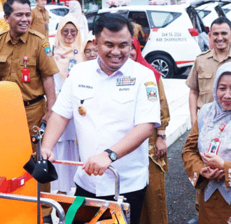 Pemerintah Pusat Serahkan Bantuan  7 Unit Ambulance Ke Dharmasraya