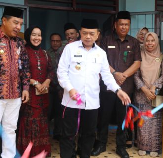 Gubernur Al Haris Resmikan 4 Ruang Belajar Sekolah SMK Negeri 15 