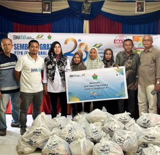 Dua Desa Dapat 200 Paket Sembako PTPN IV Regional 4